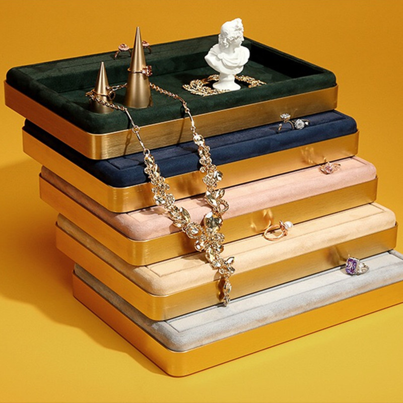 Cao Leve Nhung Vòng Vòng Tay V - đánh giá và giá Luxury Watch Stand